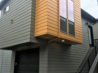 8208 N Chautauqua Blvd UNIT B, Portland, OR 97217