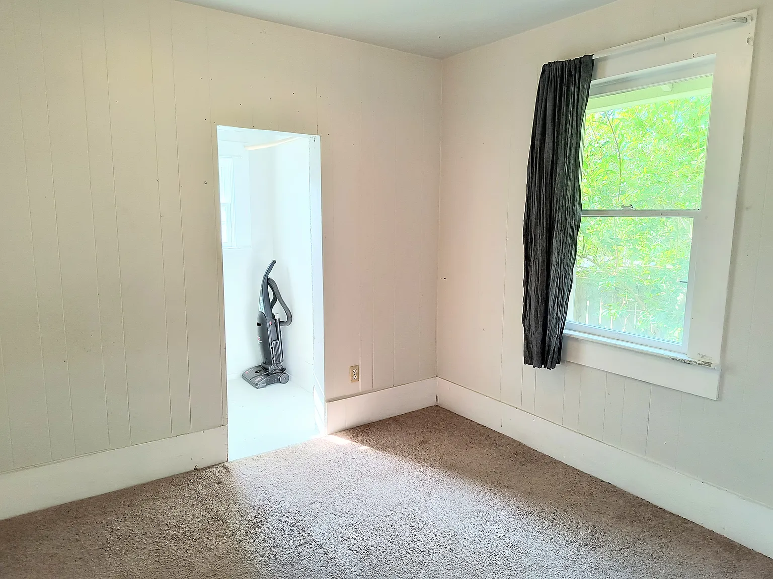 3 bed, 880 sqft, $2,280 — Photo 3