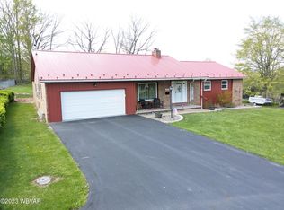 201 Hobson St, Mill Hall, PA 17751