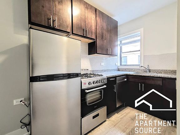2nd image of 429 W Belden Ave #103