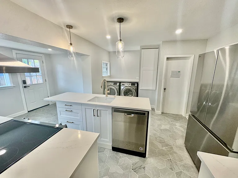 841 Lipan St — Photo 2