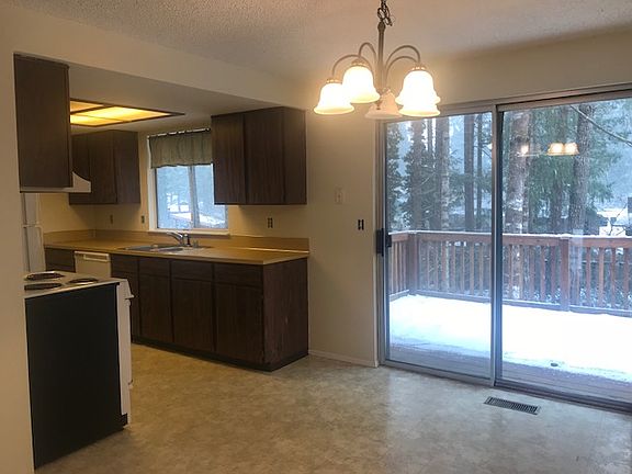 2nd image of 50 E Elm Pl