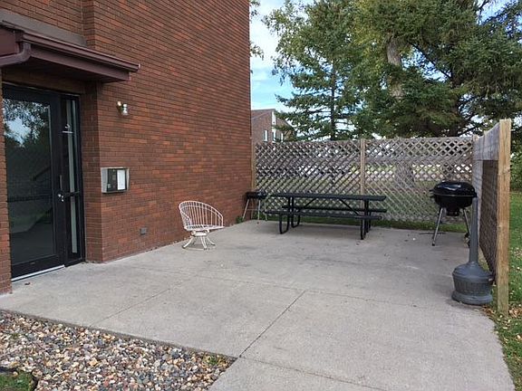 5th image of 1120 Barrette St #13574009