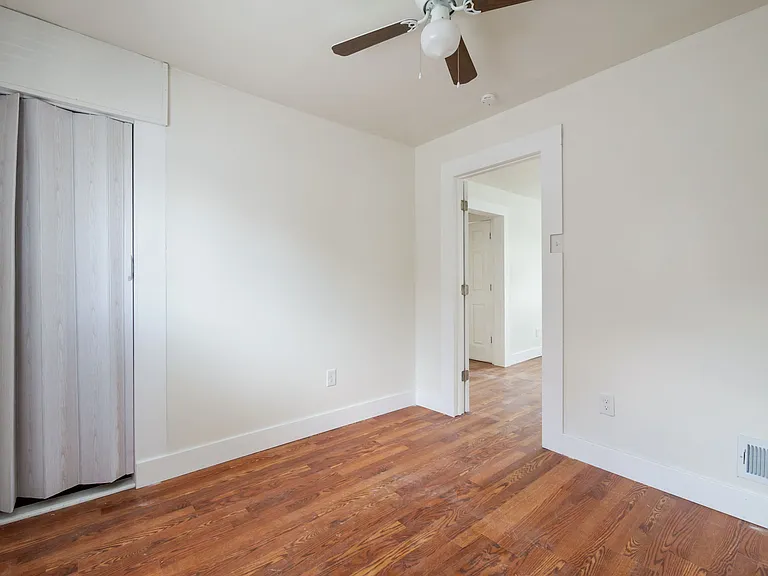 615 W Hollywood — Photo 31