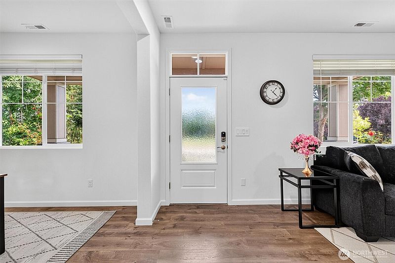 4th image of 5502 88th Ave NE
