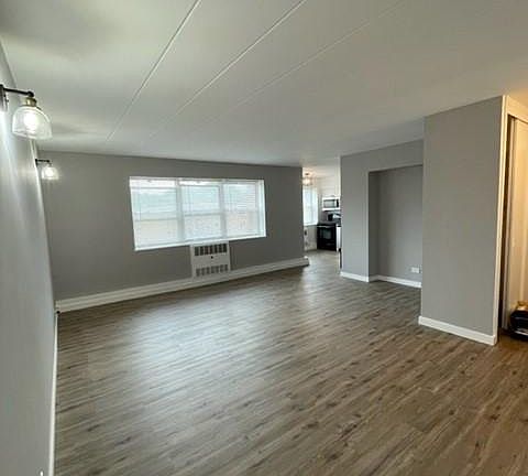 5th image of 6121 N Damen Ave #4