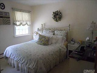 5th image of 8 Hileen Dr