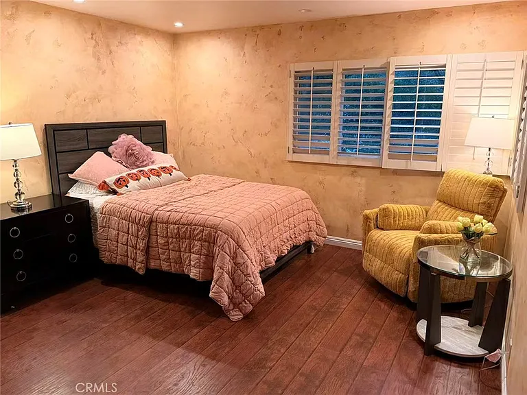 2500 Benedict Canyon Dr — Photo 15