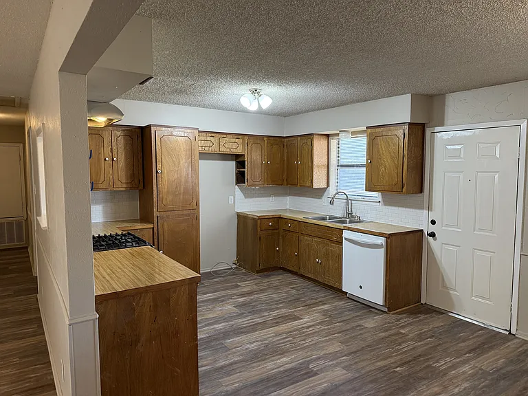 371 Rs County Rd #2140 — Photo 2