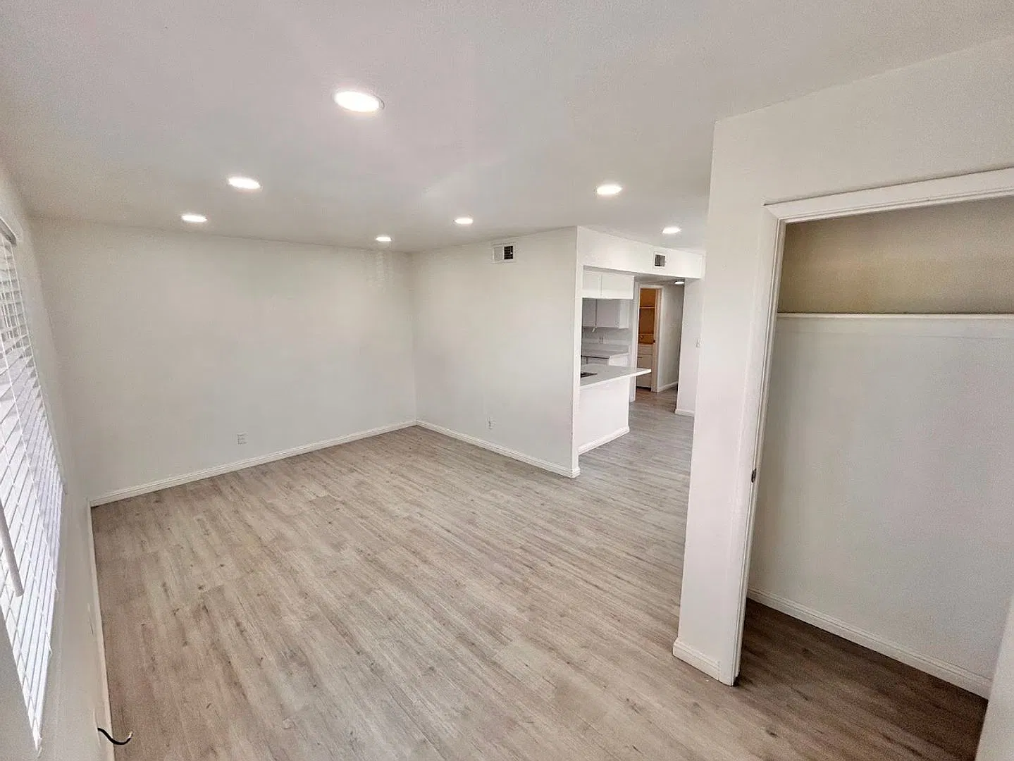 4225 Stewart Ave — Photo 4