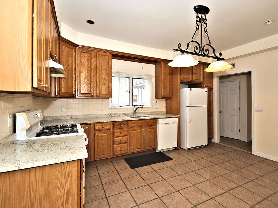 1st image of 31 Bellew Ave
