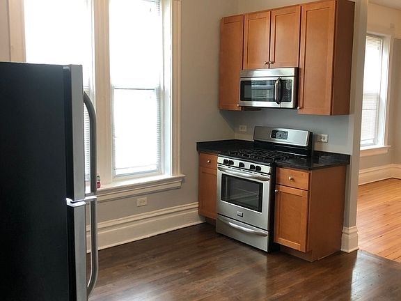 3rd image of 1824 W Augusta Blvd #2N