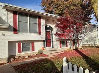 1112 Hall Dr W, Jacksonville, IL 62650