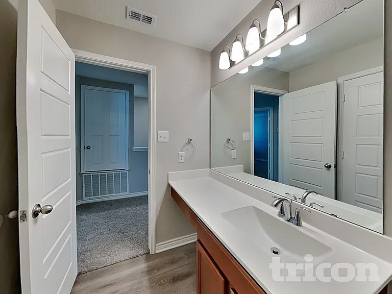 2615 Green Leaf Way — Photo 12