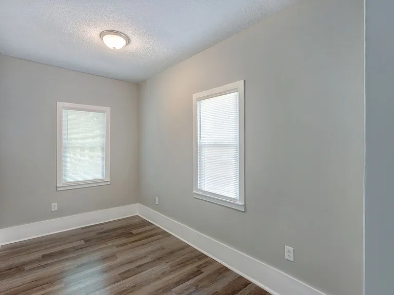 1009 East 33rd Street — Photo 10