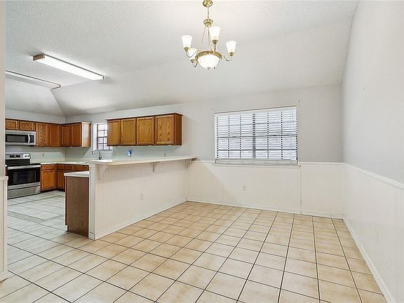 3rd image of 2216 Laurel Valley Dr