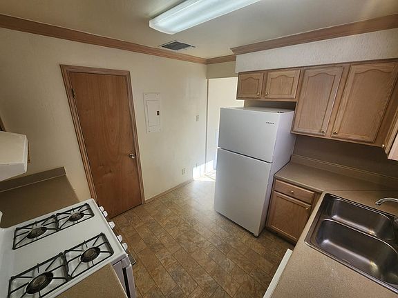 5th image of 602D Carswell St