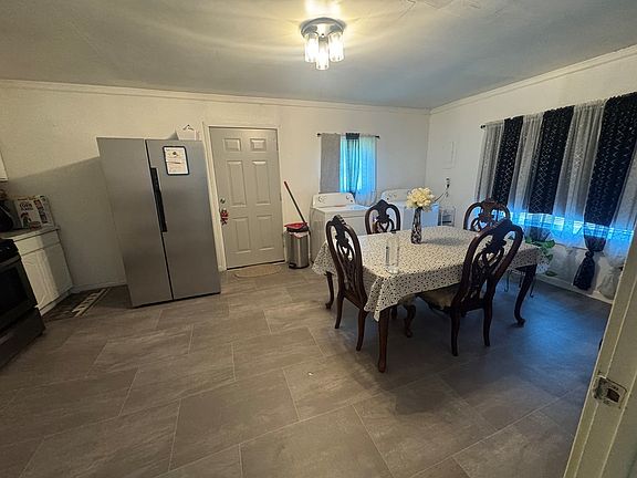 5th image of 30 Park Cir