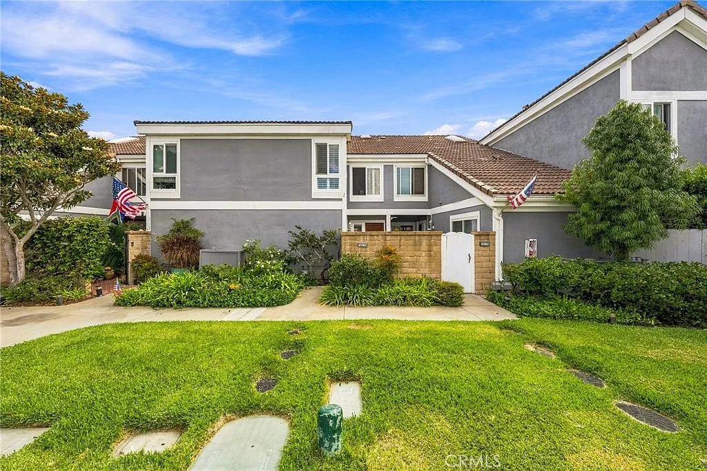 3 bed, 2.5 bath, 1826 sqft, $6,000 — Photo 2