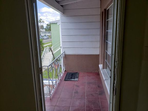3rd image of 4136 S Victoria Ave