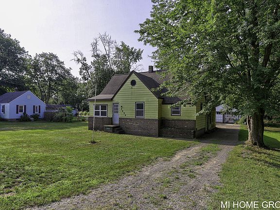 3rd image of 1434 W Lakewood Blvd
