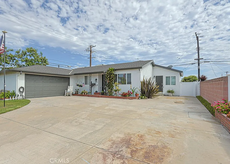 6472 Brown Cir