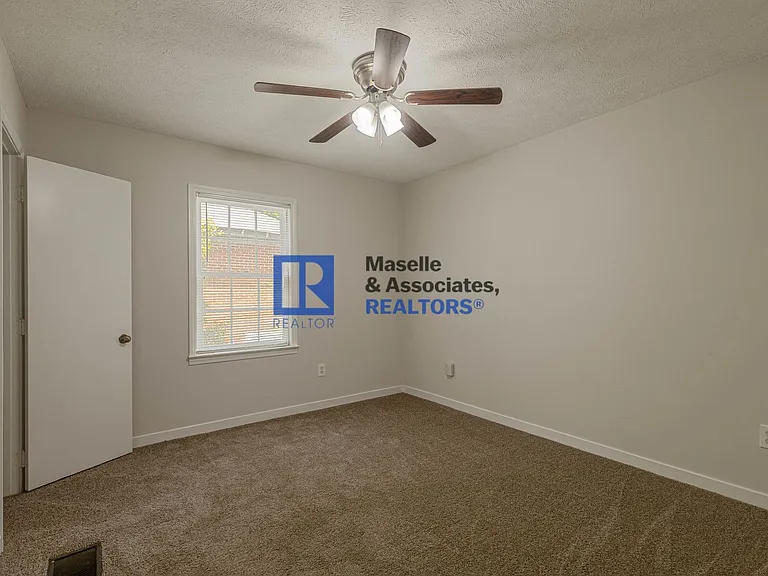 35 Northtown Rd — Photo 19