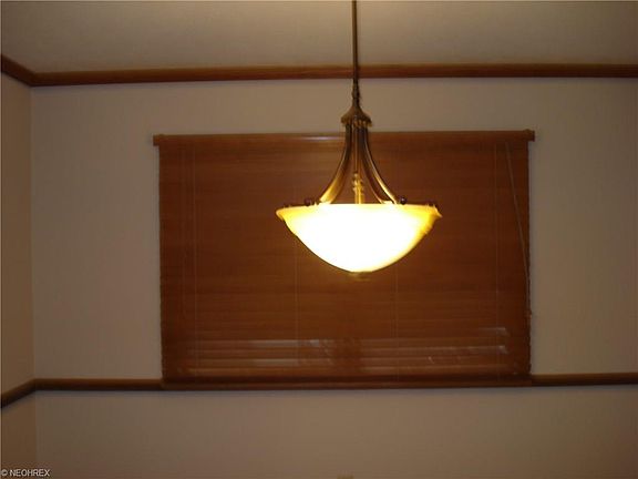 5th image of 7362 Eisenhower Dr Unit 1