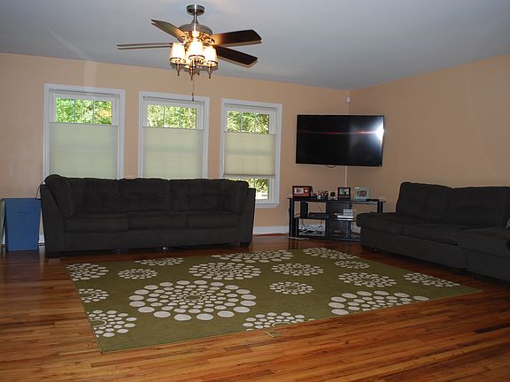 spacious family room real hardwoods