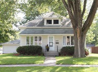 628 N 7th St, Chariton, IA 50049