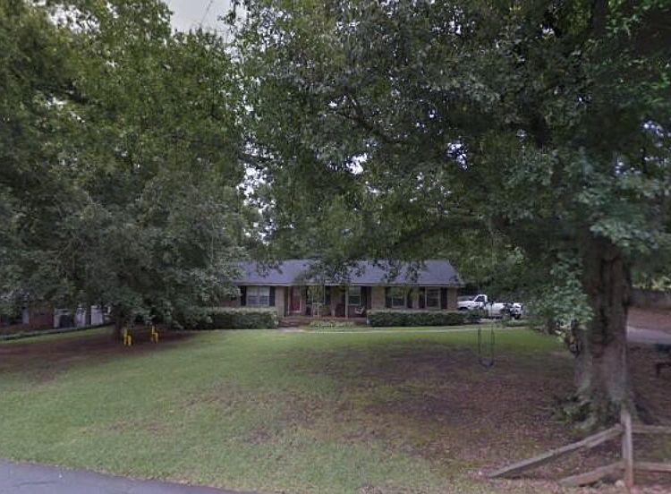1st image of 200 Highland Dr