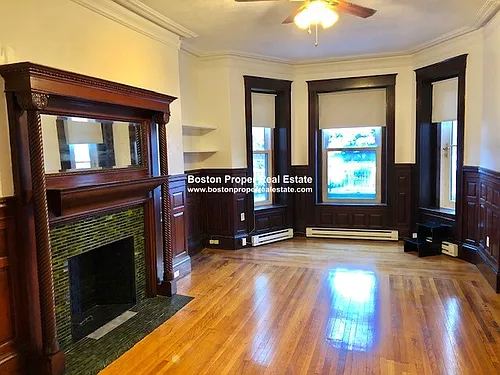 1077 Beacon St #1 Photo 1