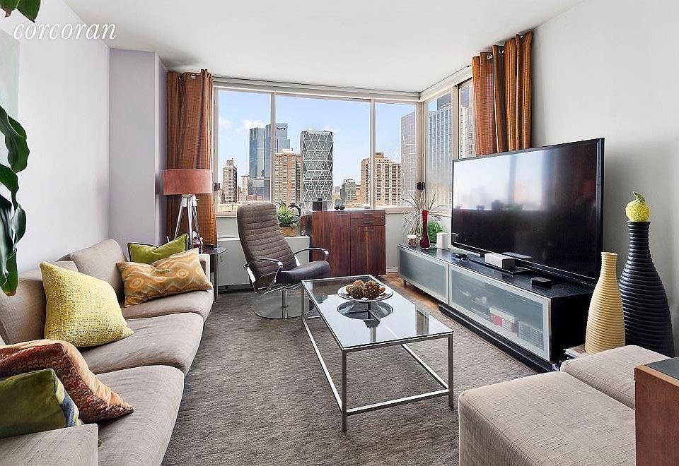 1st image of 350 W 50th St APT 33H