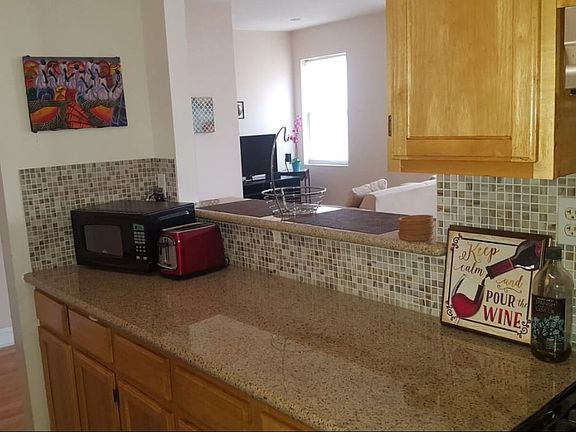 5th image of 160 Jefferson Ave #3A