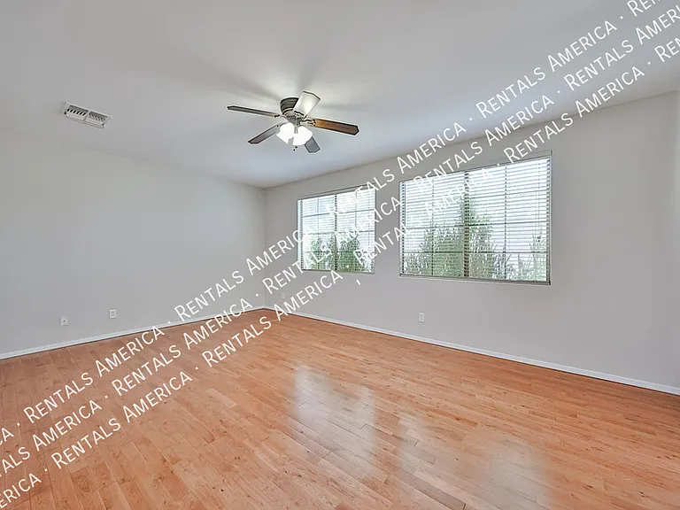 9710 S 45th Ave — Photo 19