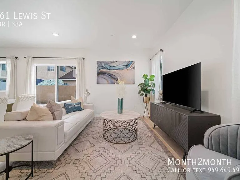 761 Lewis St — Photo 3