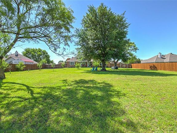 5th image of 608 Newlin Ln