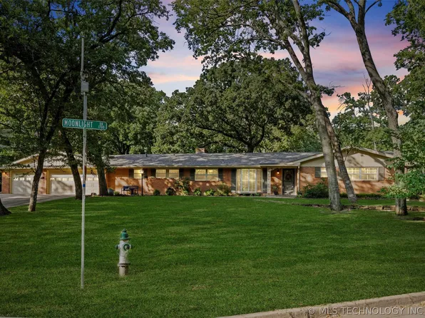 2136 Skyline Dr, Bartlesville, OK 74006