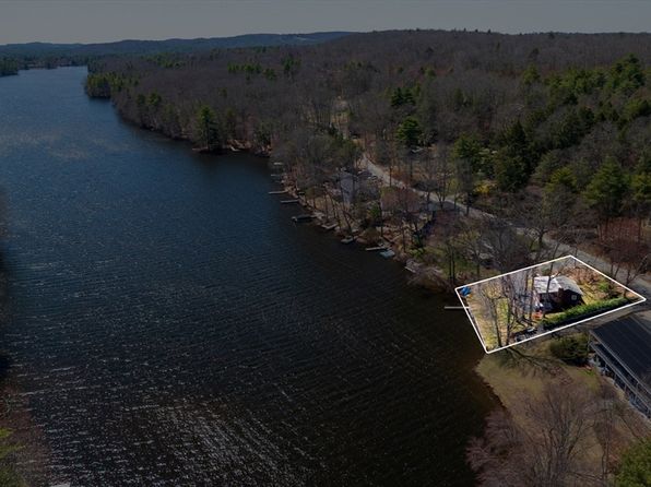 114 Westwood Dr, Sturbridge, MA 01566