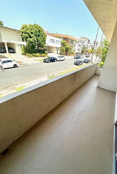 11748 Mayfield Ave #5 — Photo 19