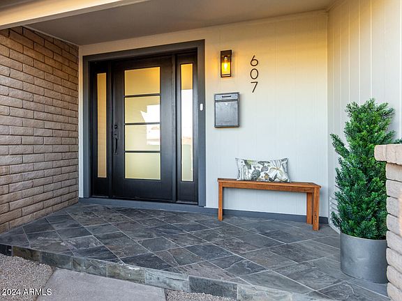 4th image of 607 E MANHATTON Drive