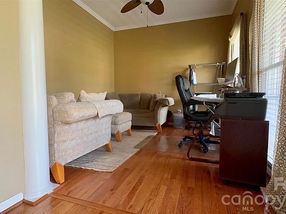 2nd image of 3775 Kennedy Rd