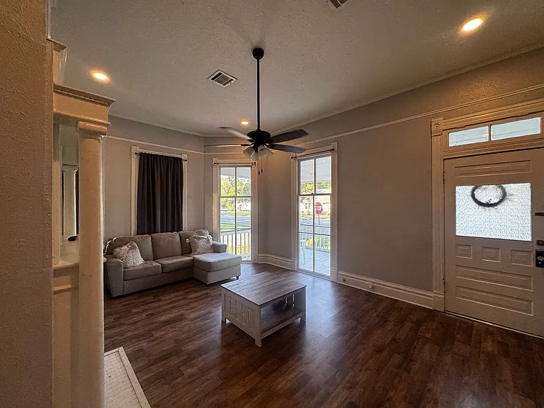 802 Main St — Photo 27