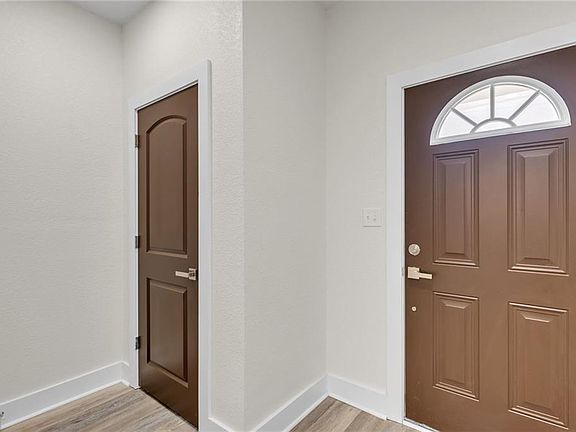 5th image of 209 N 7th St