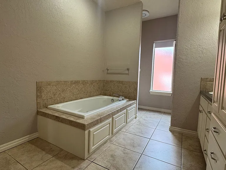 4413 NW Wolf Rd — Photo 9