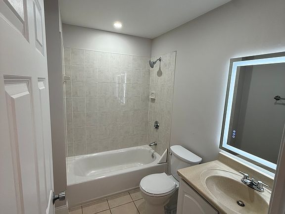 3rd image of 135 Calumet St #2