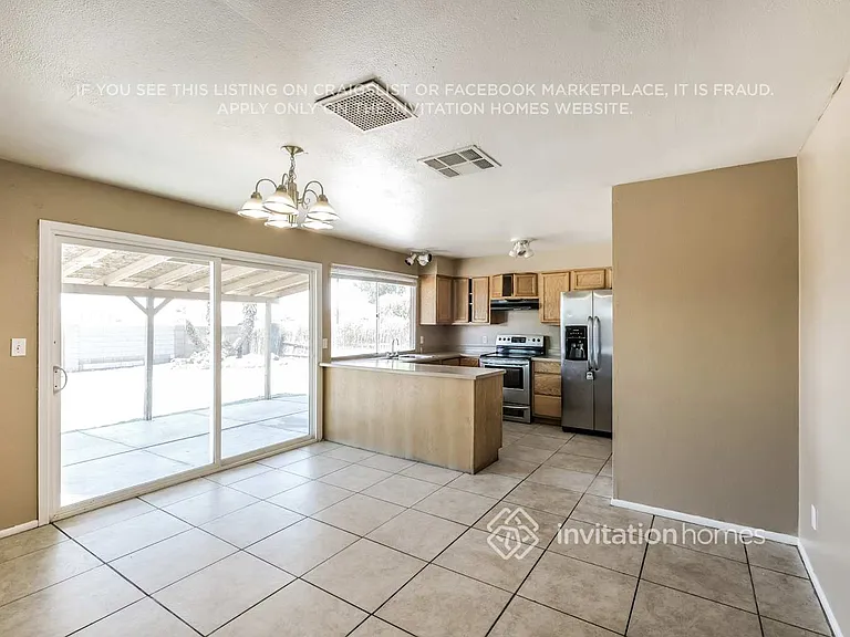 3410 N 90th Dr — Photo 9