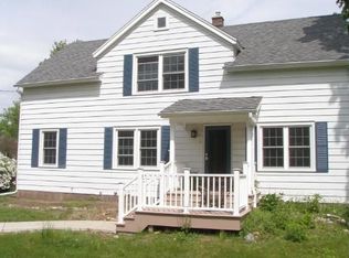 11706 N Church Pl, Mequon, WI 53097