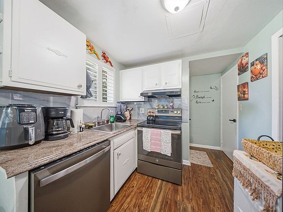 3rd image of 18 Wilson Dr #18
