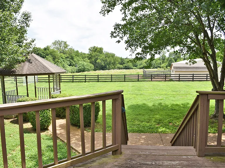 1525 W Harpeth Rd — Photo 20
